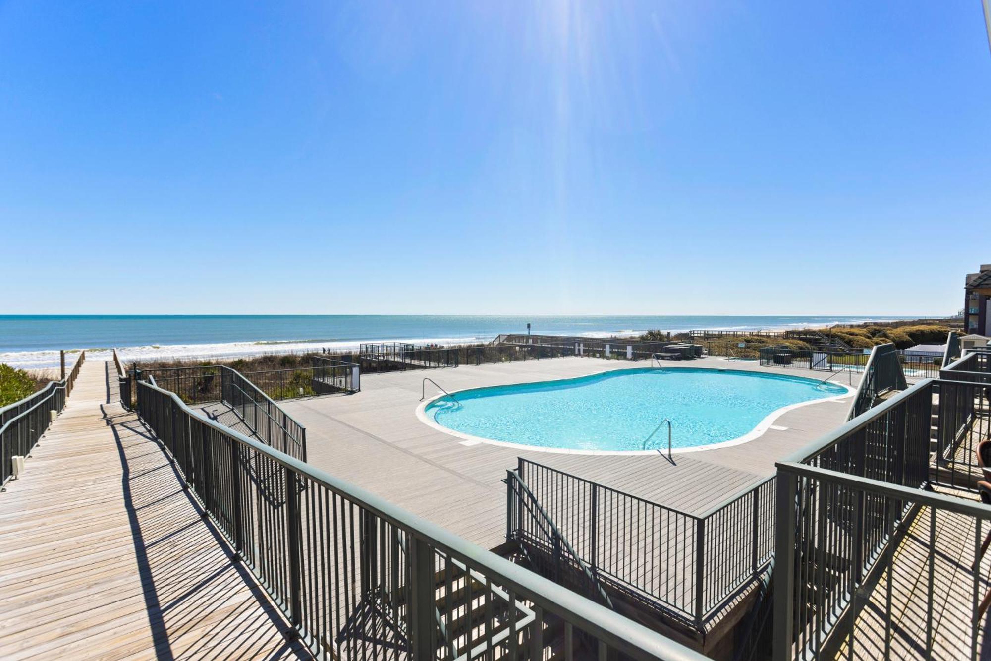 Oceanview 4Br/4Ba Condo, Steps To Beach/Pool أوشن إيسل بيتش المظهر الخارجي الصورة